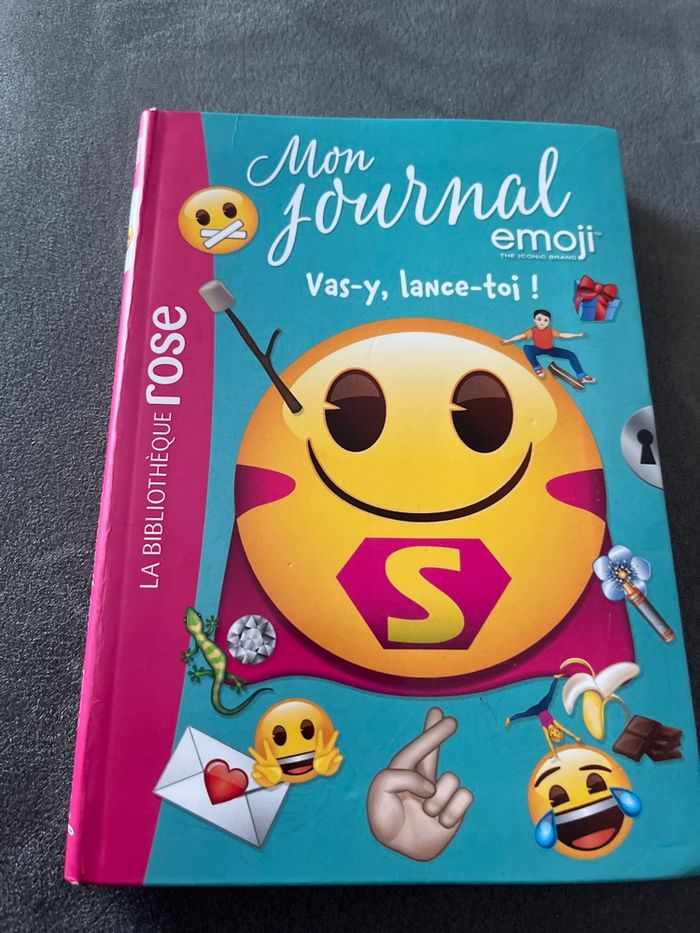 Livre bibliothèque rose mon journal emoji tome 9 - photo numéro 1