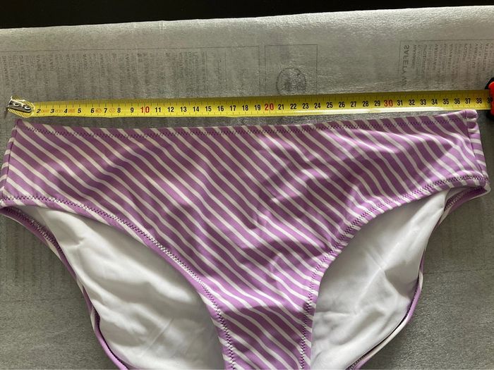 Bas maillot violet et blanc neuf - photo numéro 6