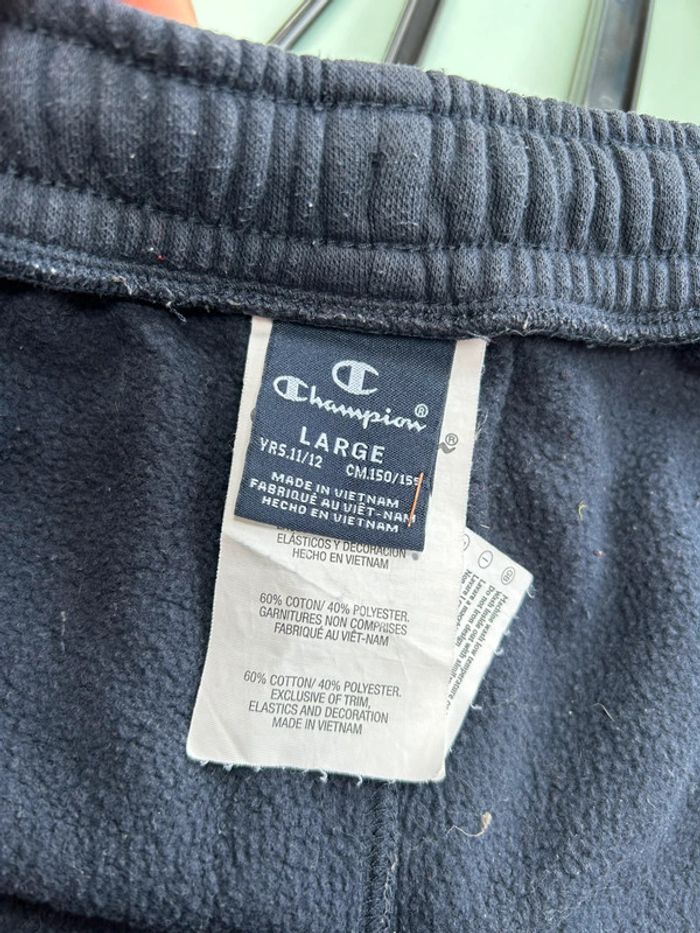 Short de sports #champion#grand 11/12 ans équivaut plus à du 13/14 ans - photo numéro 3