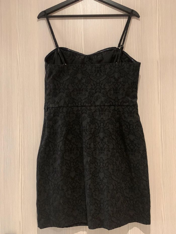 Robe noir taille 42 avec bretelles amovibles pour la porter en bustier - photo numéro 2