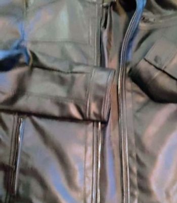 Vends. Blouson de Marque pour Homme.omoyayion cuir Très Stylé