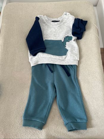 Ensemble sweat+pantalon 6-9 mois