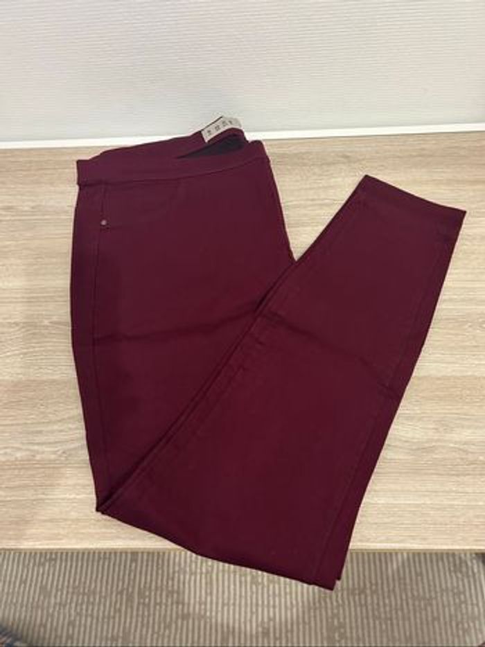 Pantalon femme bordeaux Taille 44