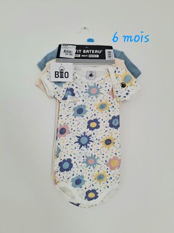 Lot de 3 bodies Petit Bateau 6M