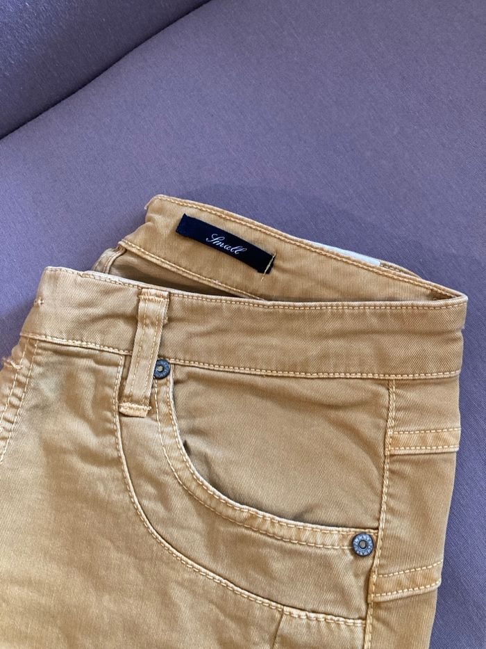 Jean couleur moutarde taille 34 - photo numéro 2