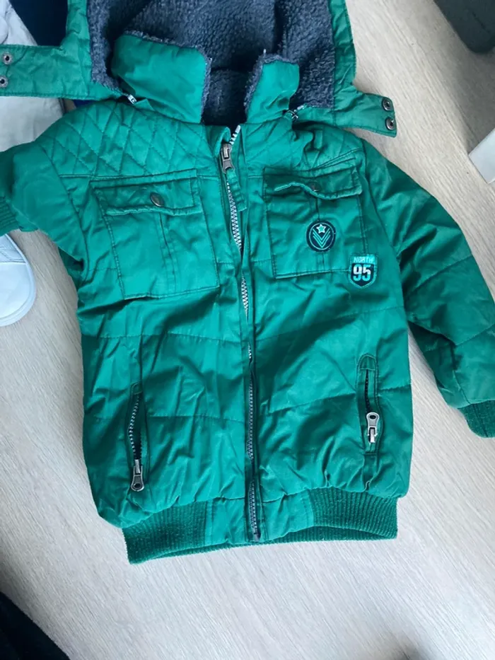 Lot de vêtements hiver  garçon T4ans - photo numéro 2