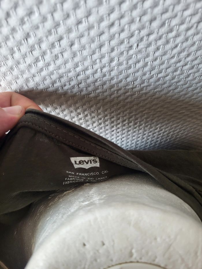 magnifique t-shirt Levi's taille M - photo numéro 3