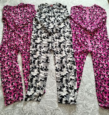 Lot combinaison pyjama 12 ans