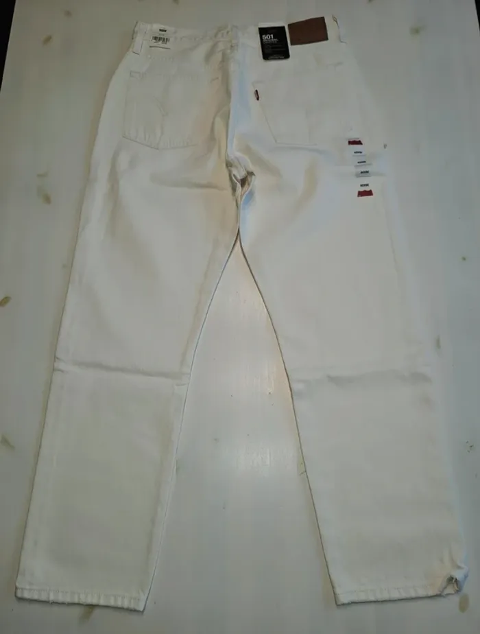 Jeans Levi's 501 Cropped 30x28 neuf - photo numéro 3