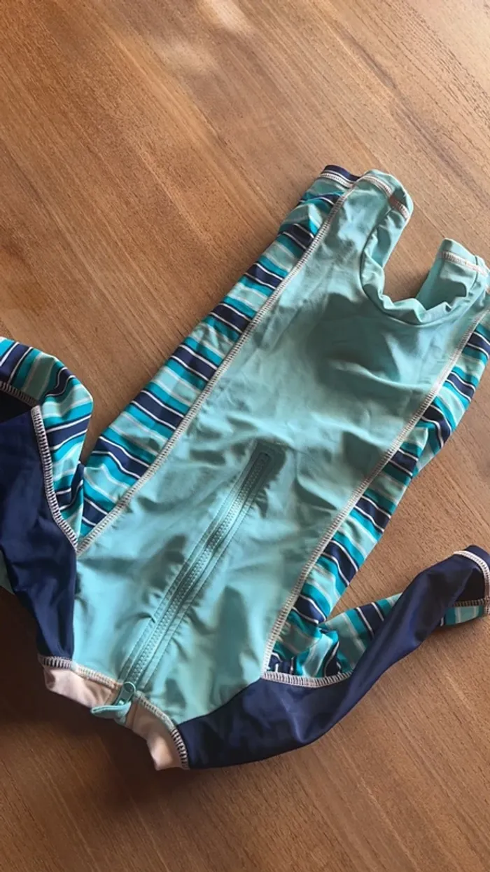 Ensemble maillot garçon +casquette antiUV - photo numéro 7