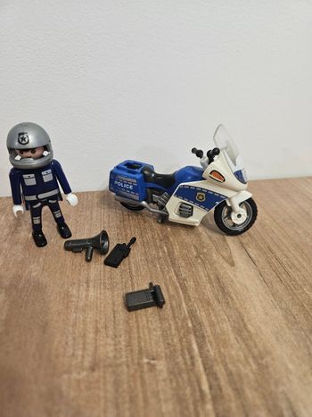 Moto Police avec personnage Playmobil