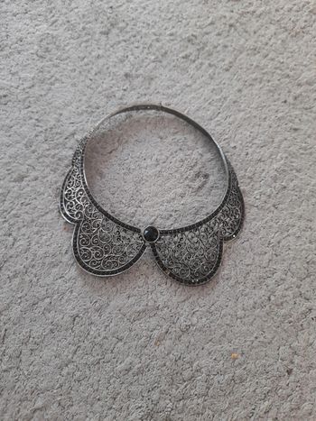 Collier ras du cou