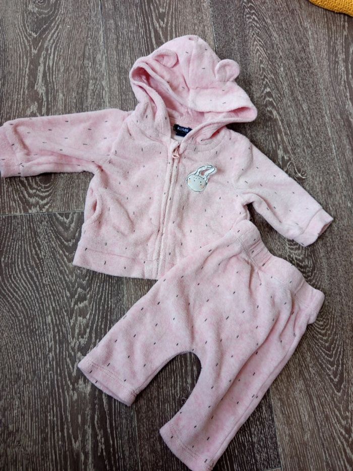 Ensemble Kiabi rose 1 mois