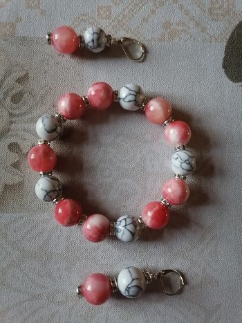 Collier et ses boucles d'oreilles