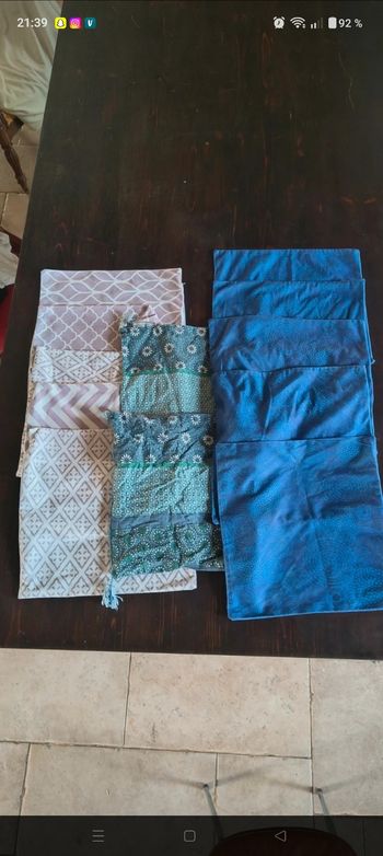 Lot de 12 housses / taies de coussin assorties 40x40 cm et 40x33 cm bleu blanc mauve