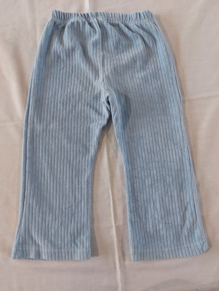 Pantalon velours ciel à broderie feuille 🍃 étoile ⭐️ taille 24 mois/2 ans - photo numéro 2