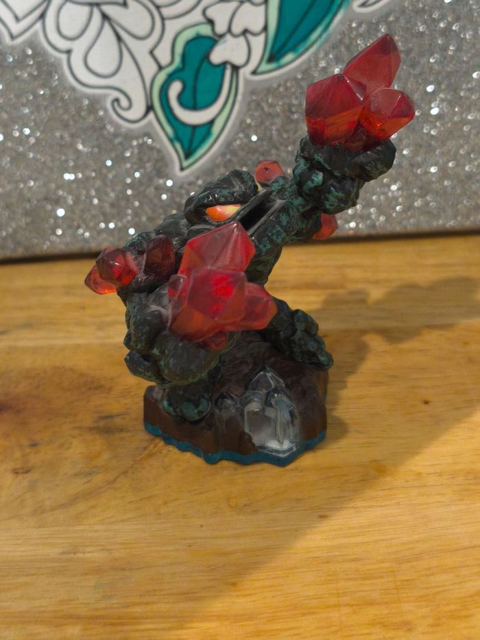 Figurine Skylanders Swap Force - Legendary Zoo Lou
Compatible Imaginators
Compatible toute console ( plateforme ) - photo numéro 3