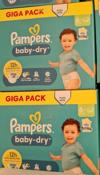 Lot de 2 cartons couches Pampers T6 baby dry