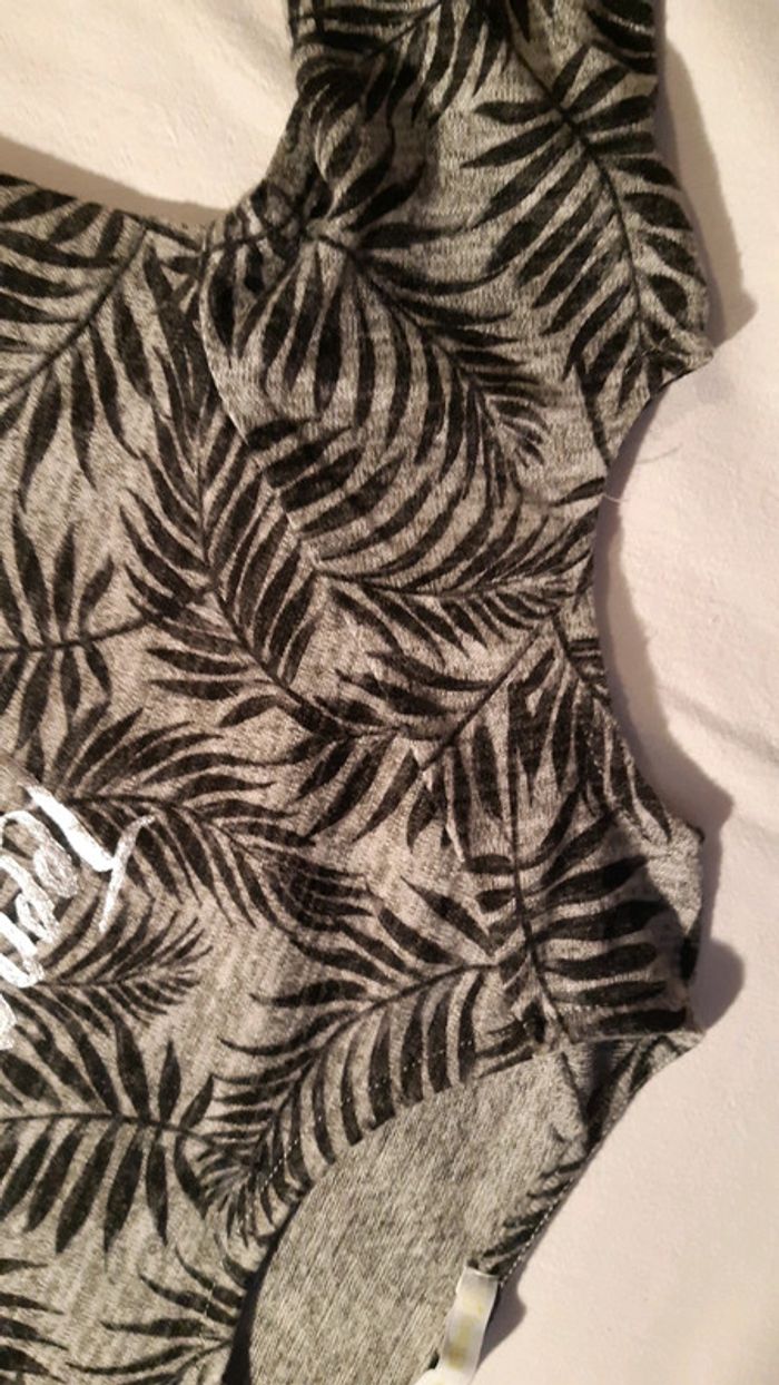 T-shirt gris et noir Gémo pour fille en 12 ans. - photo numéro 5