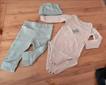 Ensemble body,legging et son bonnet Zeeman 68 cm