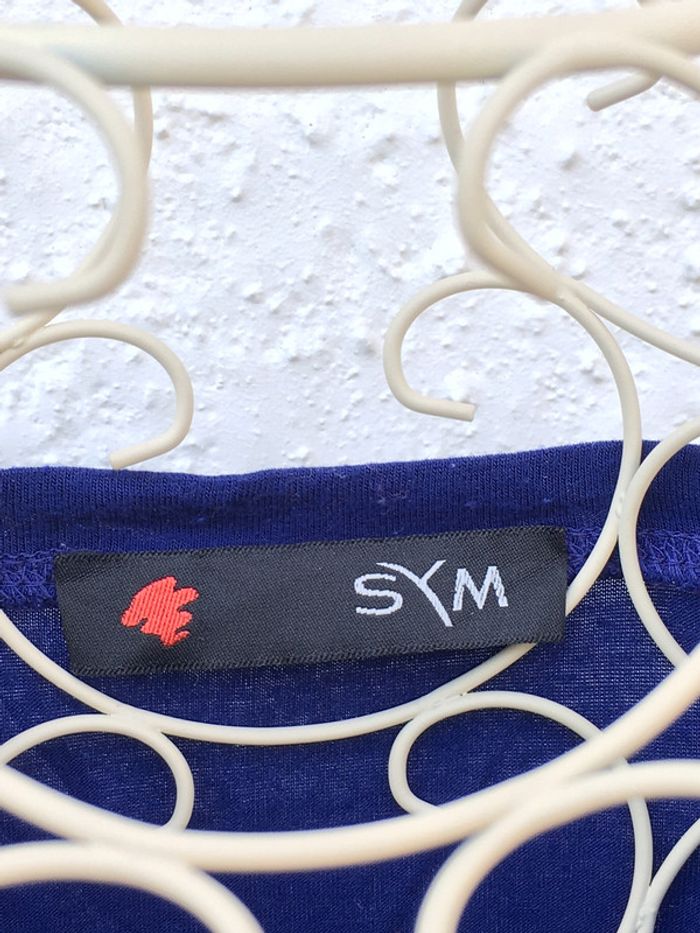 Tee shirt à motifs bleu et rouge - photo numéro 3