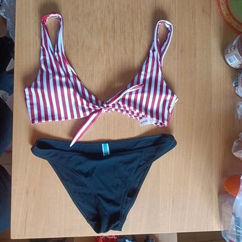 Haut Shein taille S et bas Réard taille 38 maillot de bain
