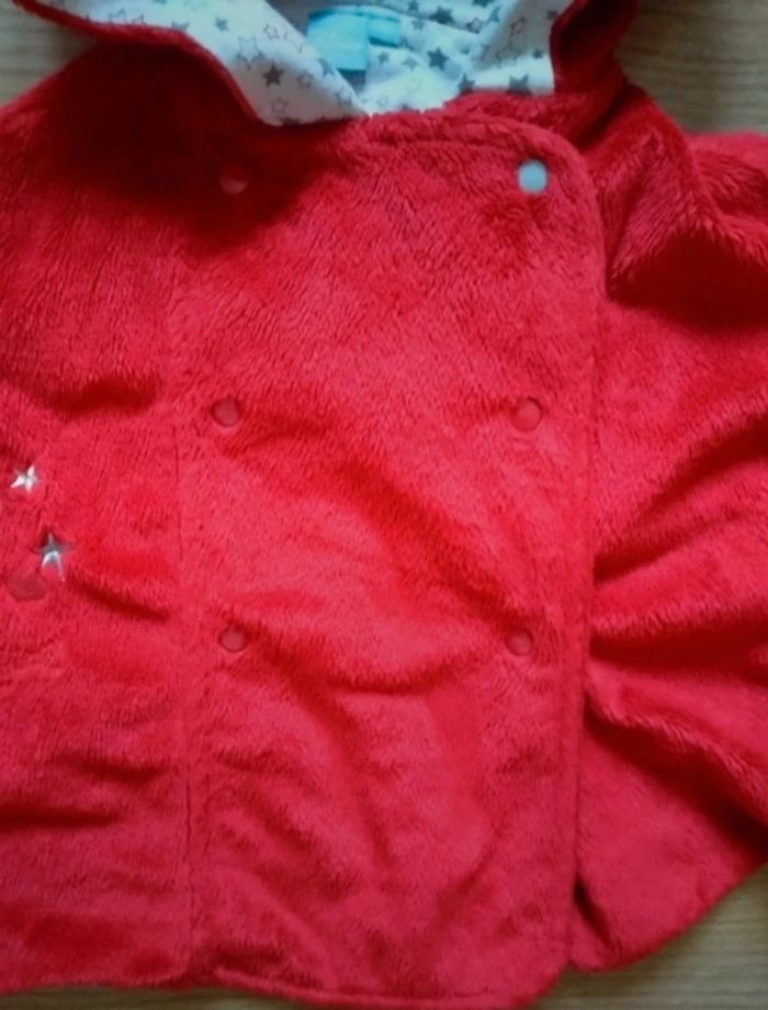 Poncho / sortie de bain - piscine. Fille.  Winnie l'ourson. Disney baby. 
Taille 18 mois - photo numéro 4