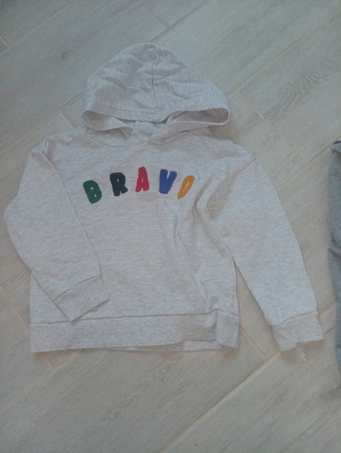 Lot 1 sweat et 1 T-shirt - photo numéro 2