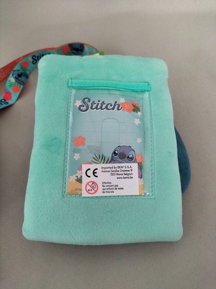 🩵 Lanyard porte carte/rangement téléphone Stitch - Disney - Neuf 🩵 - photo numéro 3