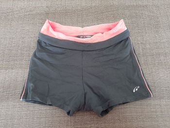Short de sport 8 ans