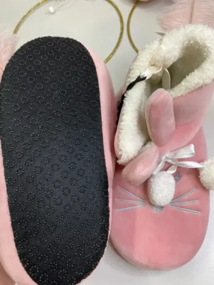 Chaussons fourrés fille (neuf) - Taille 35/36 - photo numéro 3