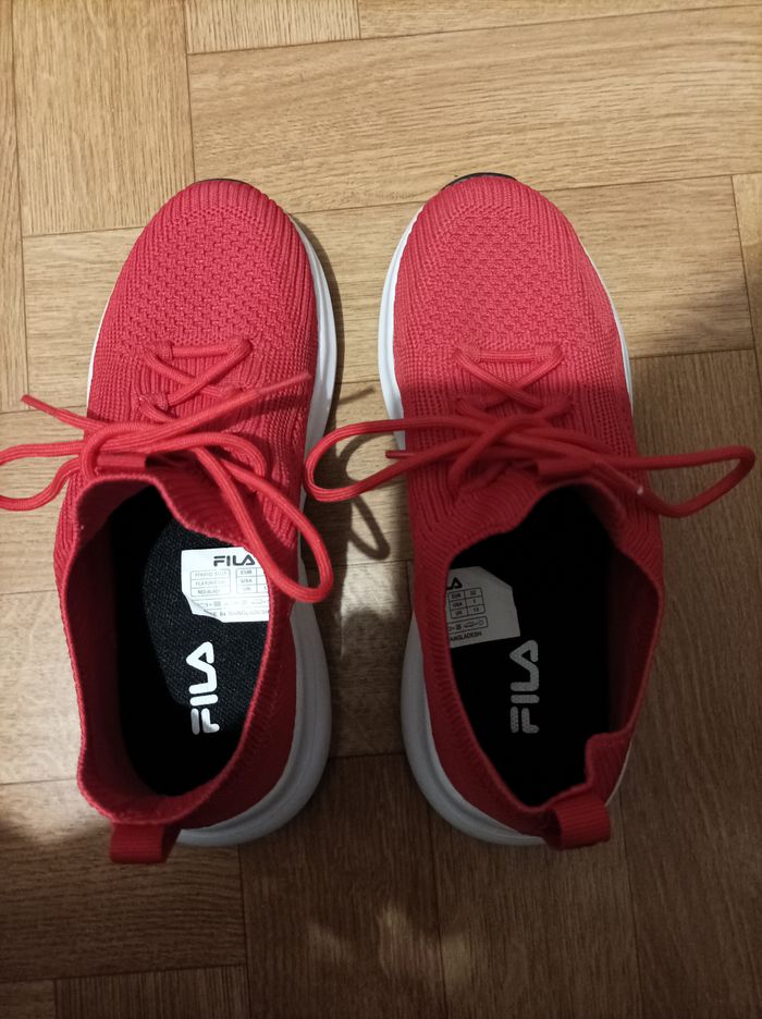 2 PAIRES DE BASKET TAILLE 32 - FILA ET UNYK