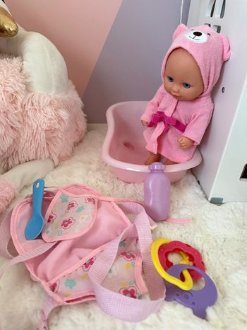 Accessoires bébé  avec poupon offert