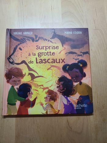 Surprise à la grotte de lascaux