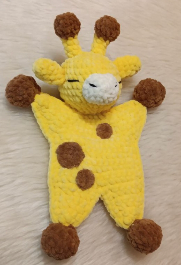 🦒 Petit doudou Girafe au crochet – Fait main avec amour 🧶💛