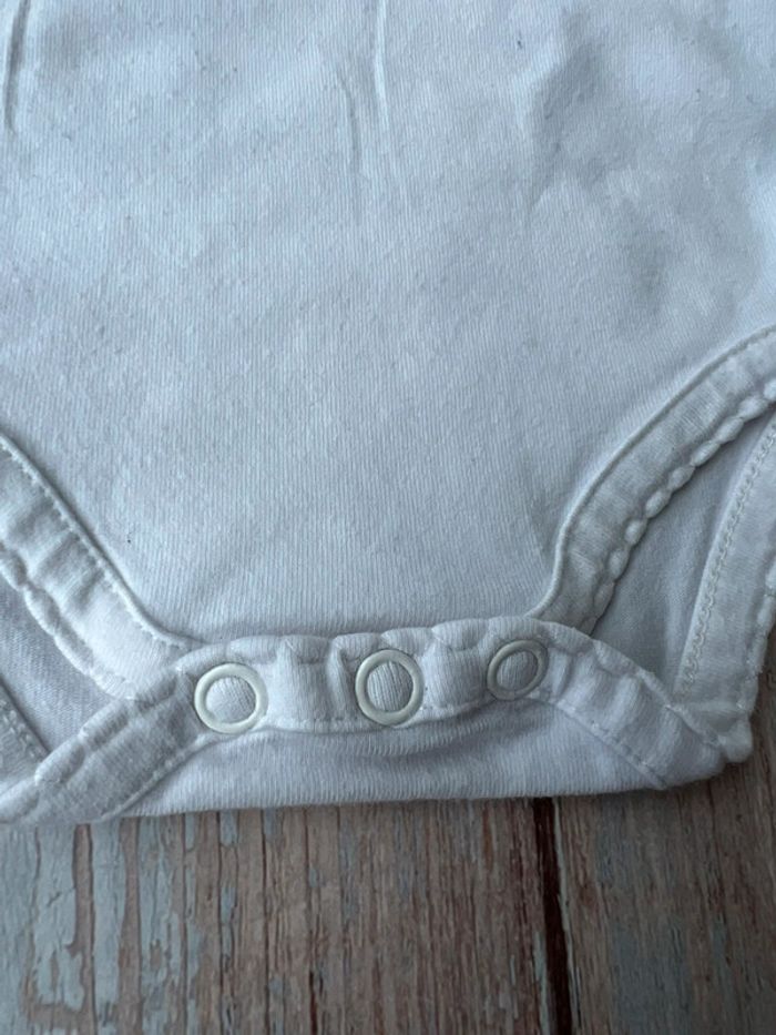 Bodie blanc à col 3 mois - photo numéro 2