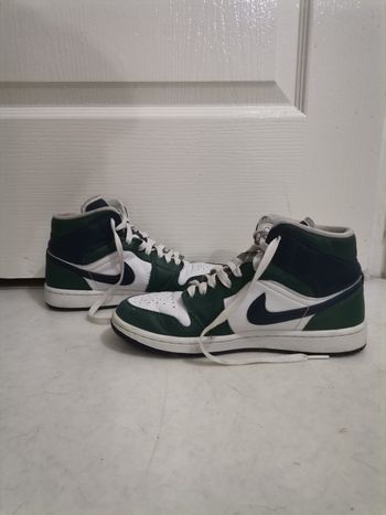 Air Jordan montantes blanc / vert / bleu – très bon état – 38,5