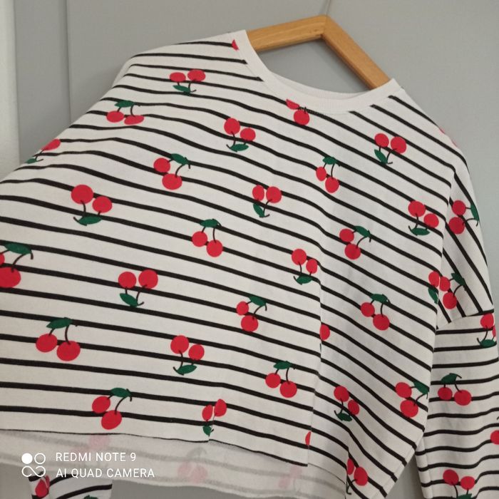 Sweat cerises rayures t38
