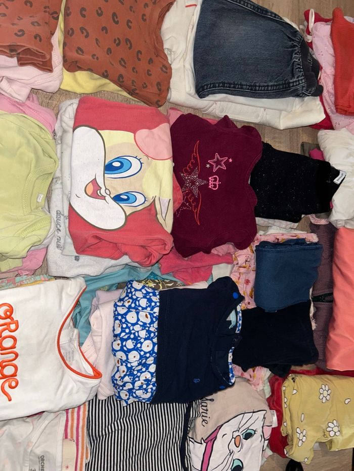 Gros lot de 100 vêtements fille - photo numéro 2