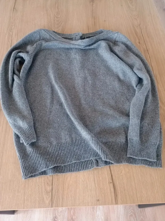 pull original avec bouton dans le dos - photo numéro 4