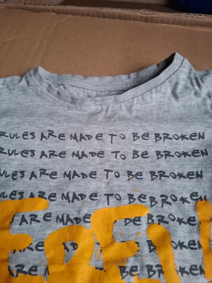 Magnifique t-shirt garçon 5 ans - photo numéro 2