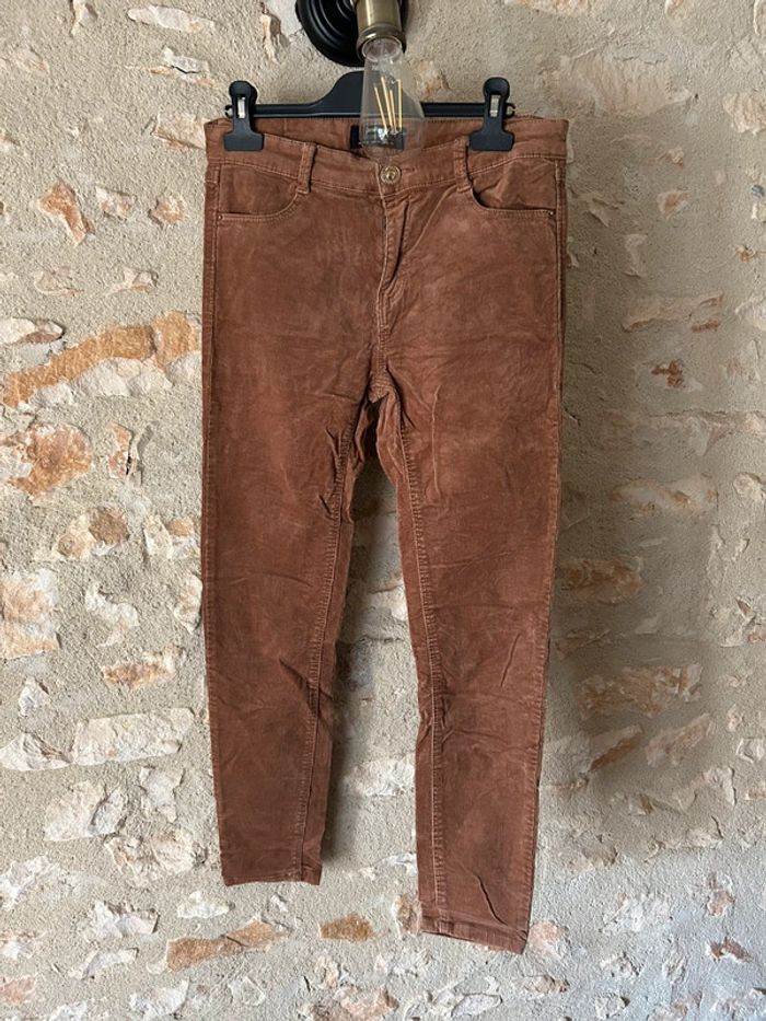 Pantalon velours Stradivarius