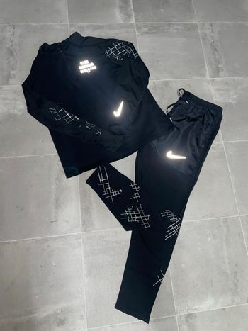 Ensemble Nike running division 