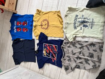 Lot tee shirts
