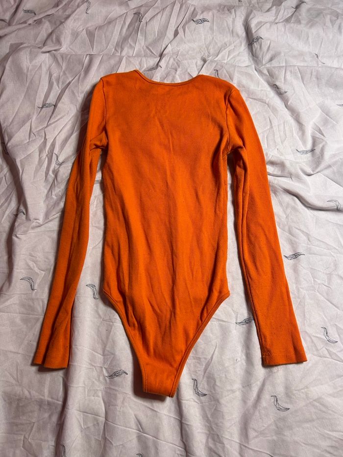 Bodies orange - photo numéro 3