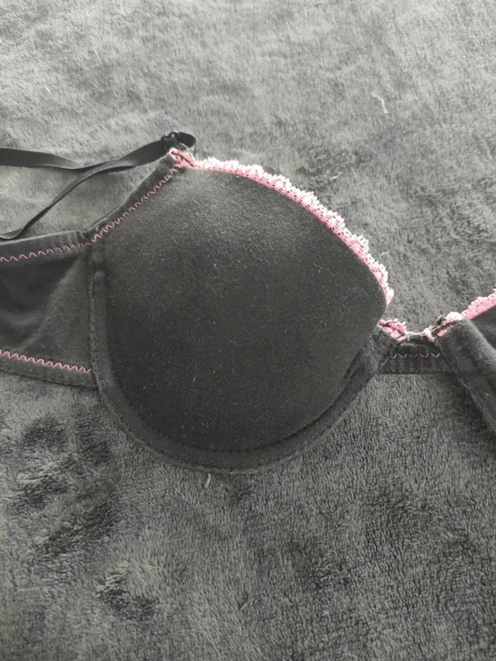 Soutien-gorge noir taille 85B - photo numéro 2