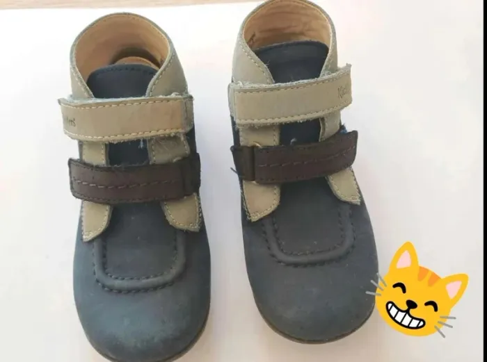 Chaussures garçon  Kickers 27