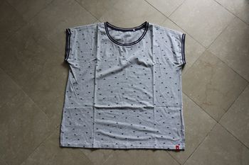 C&A haut de pyjama gris motif coeur