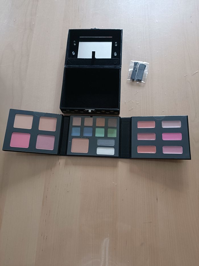 LOT DE 2 PALETTES NYX A PETIT PRIX - photo numéro 5