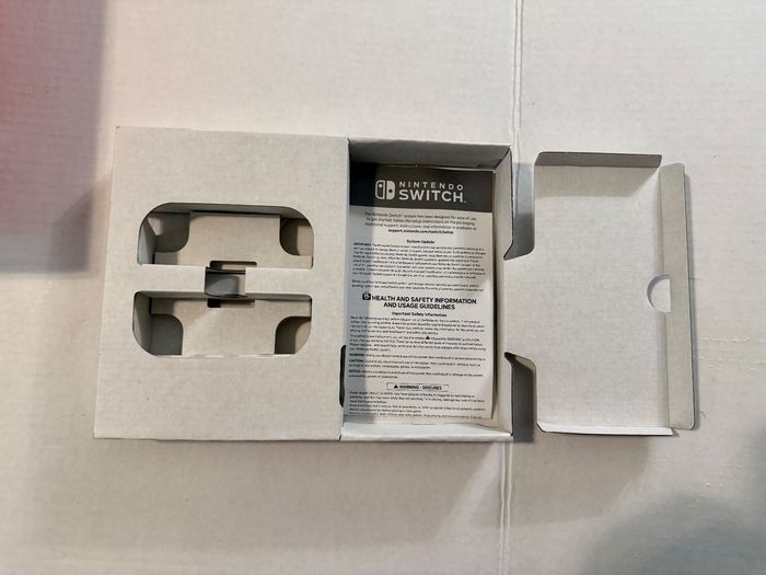 Nintendo Switch - photo numéro 2